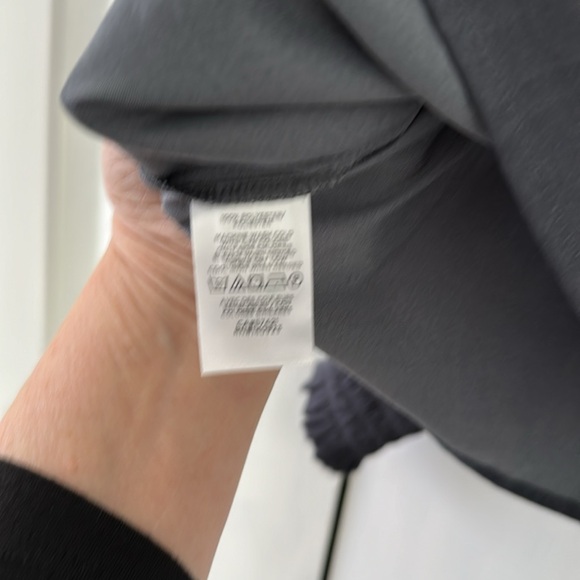 Beautiful silk feeling blouse, grey, Loft - Picture 3 of 3